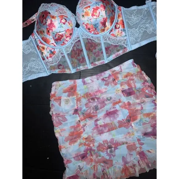 Victoria's Secret 32D CORSET BRA TOP+XS SKIRT BLUE RED PINK POPPY SHINE STRAP